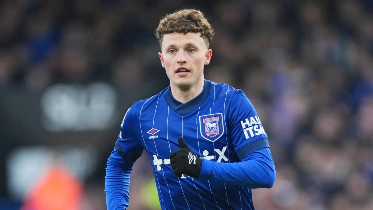 Wrexham signs Broadhead from Ipswich in club transfer record 1 Wrexham signs Broadhead from Ipswich in club transfer record