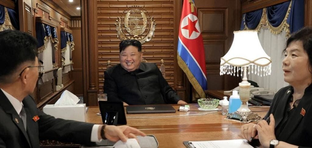 North Korea's Kim Jong Un crosses border into China in armoured train 1 North Korea's Kim Jong Un crosses border into China in armoured train
