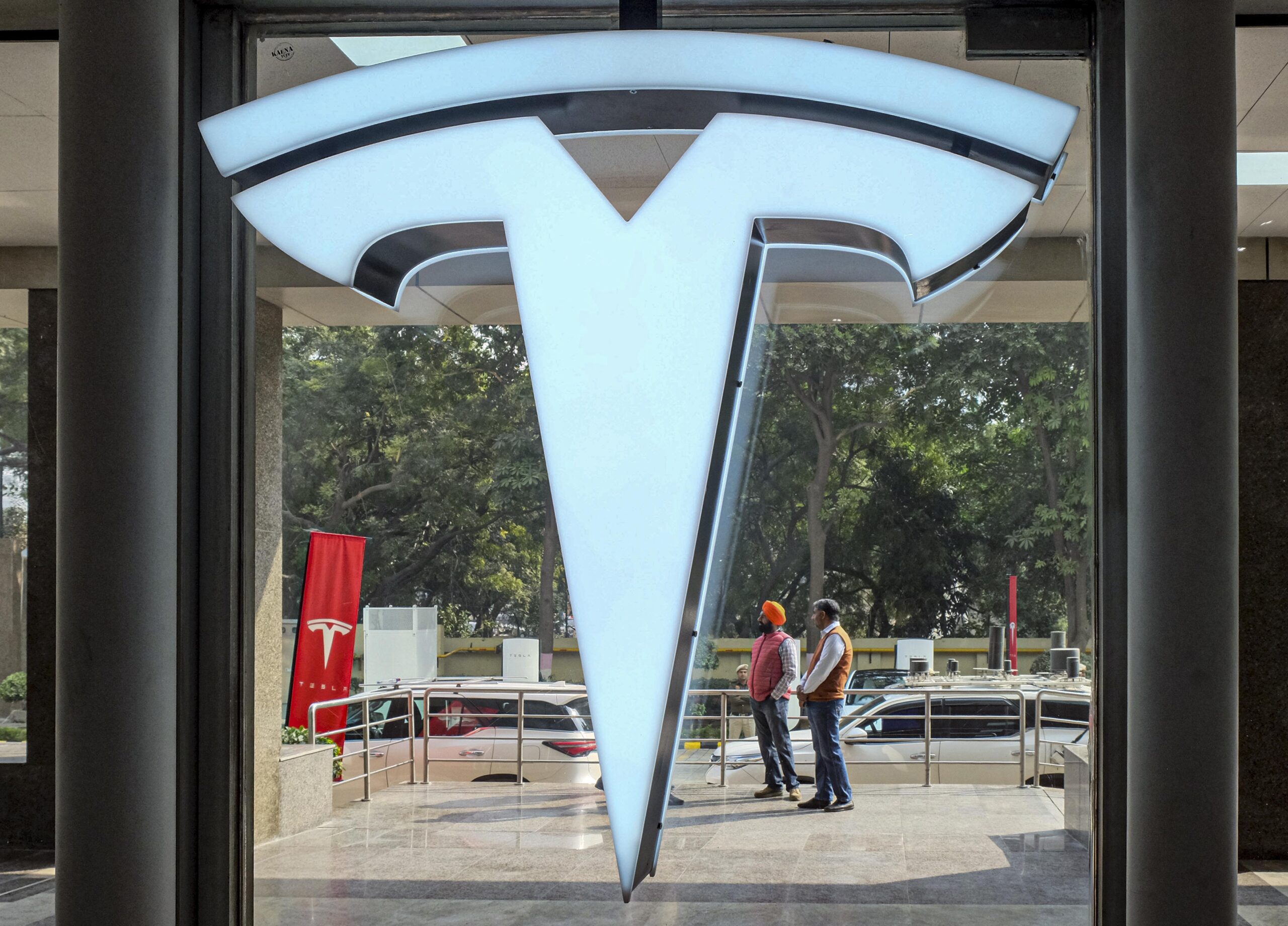 Tesla is preparing to launch S