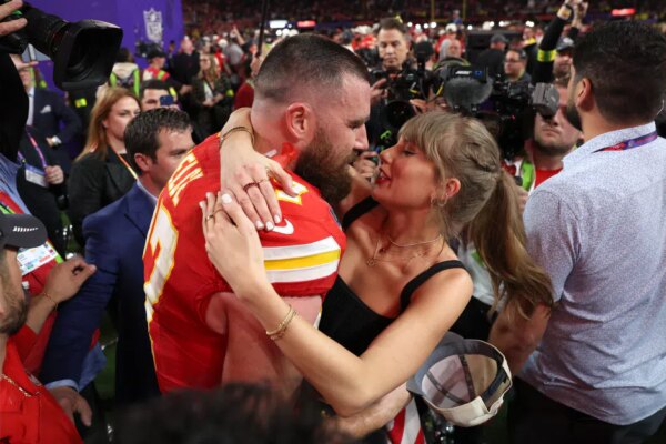 Taylor Swift marries Travis Kelce